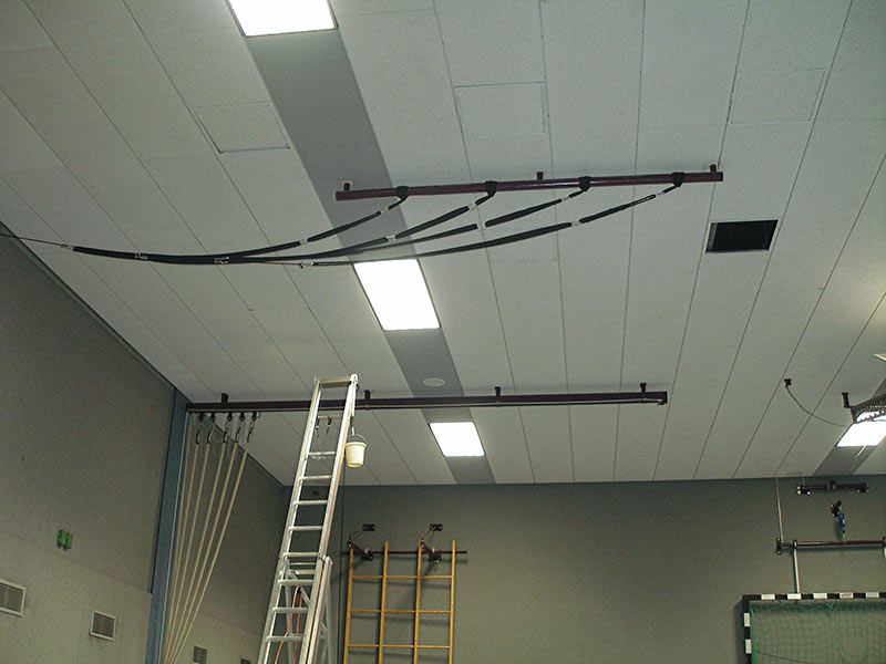 Düren | Christophorus-Schule | 2010 — Raumkonzept LOQUITO – Verbindung der Bewegungsanlässe: vom Schaukelrohr zu Tauanlage und Sprossenwand